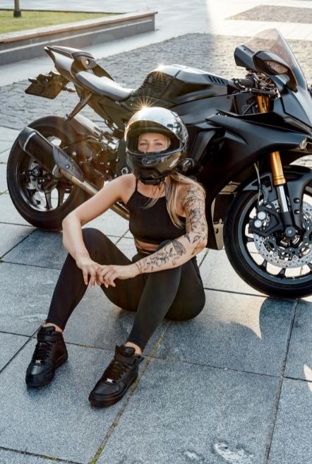 Accessoires pour motos, Mode en ligne